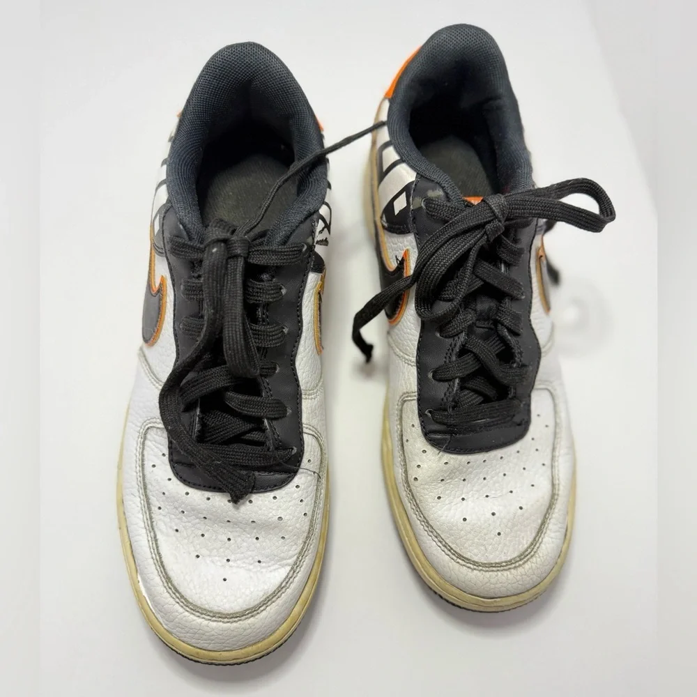 Nike Air Force 1 '07 LV8 'White Black Orange' Sneakers 823511-104